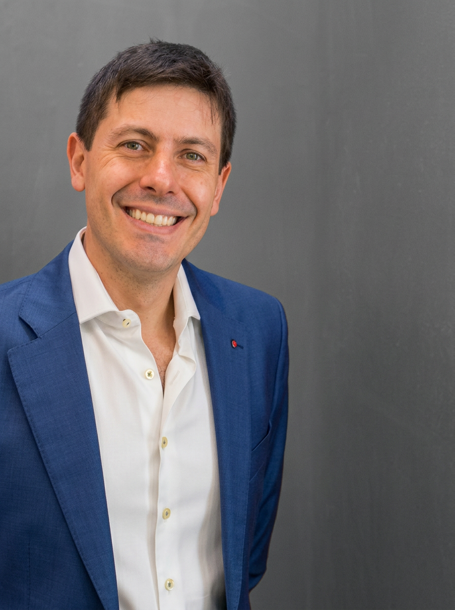 Dr. Fernando Amato — Cirurgião Plástico em São Paulo, especialista em reconstrução mamária